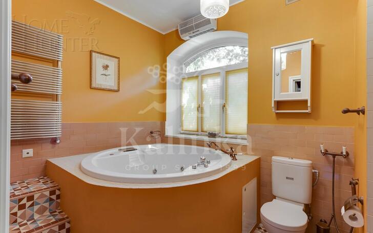 3-этажный коттедж 1 250 м² с отделкой
