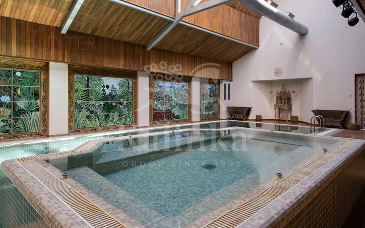 3-этажный коттедж 1 250 м² с отделкой