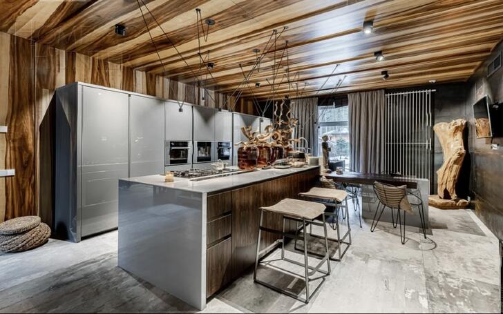 2-этажный коттедж 1 500 м² с отделкой