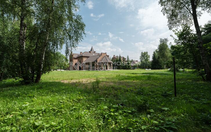 2-этажный коттедж 1 660 м² без отделки