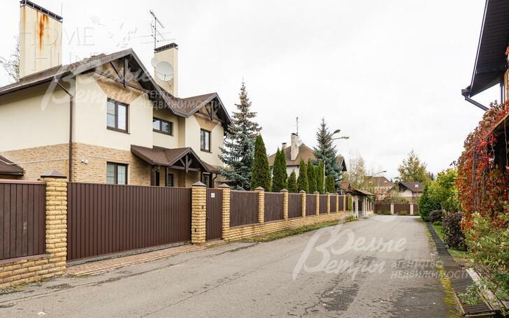 3-этажный коттедж 530 м² без отделки