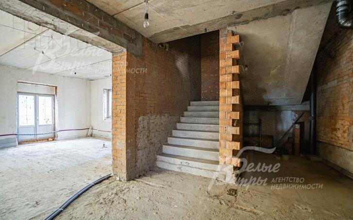 3-этажный коттедж 530 м² без отделки