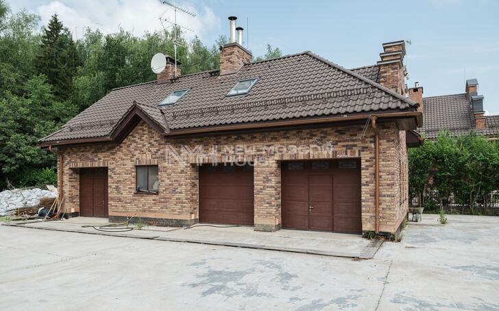 2-этажный коттедж 1 660 м² без отделки