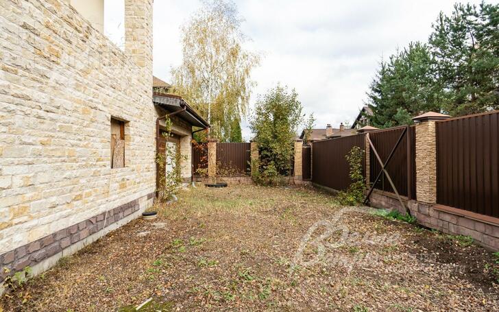 3-этажный коттедж 530 м² без отделки