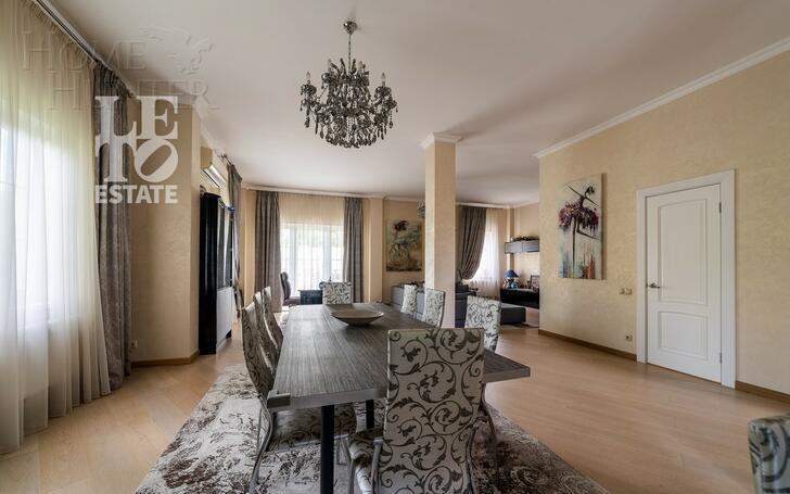 2-этажный коттедж 286.6 м² с отделкой