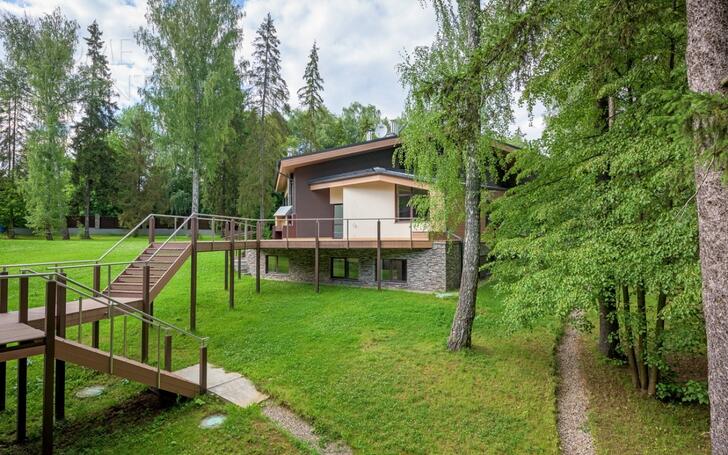2-этажный коттедж 710 м² с отделкой