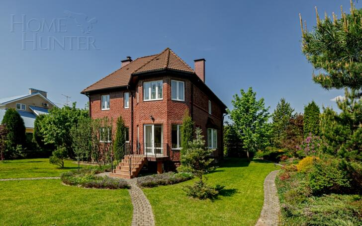 2-этажный коттедж 350 м² с отделкой