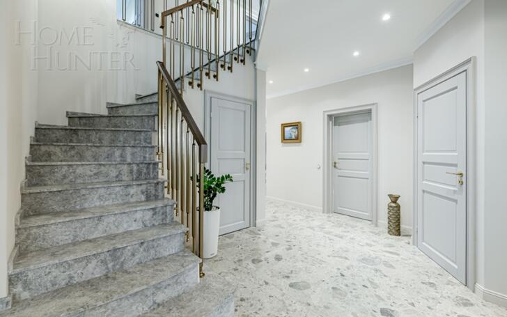 2-этажный коттедж 550 м² с отделкой