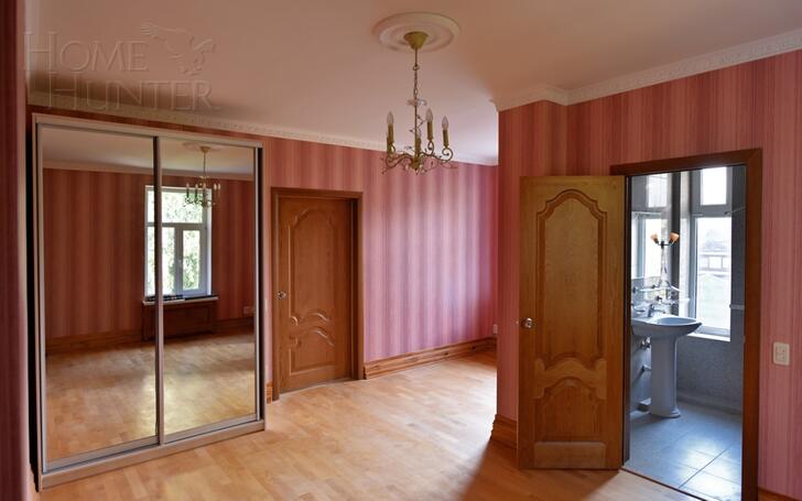 2-этажный коттедж 1 300 м² с отделкой