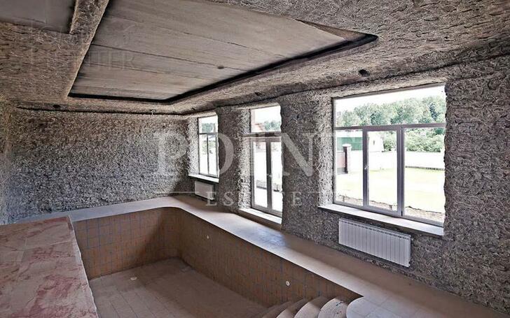 2-этажный коттедж 1 000 м² с отделкой