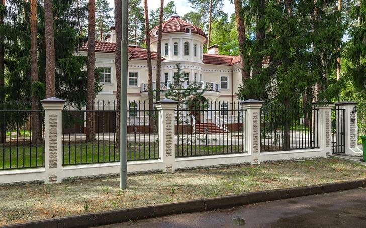 2-этажный коттедж 1 250 м² с отделкой
