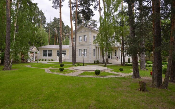 2-этажный коттедж 860 м² с отделкой