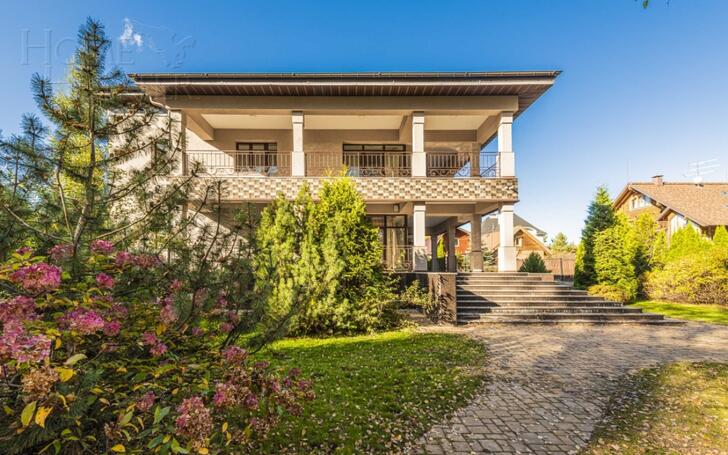2-этажный коттедж 500 м² с отделкой