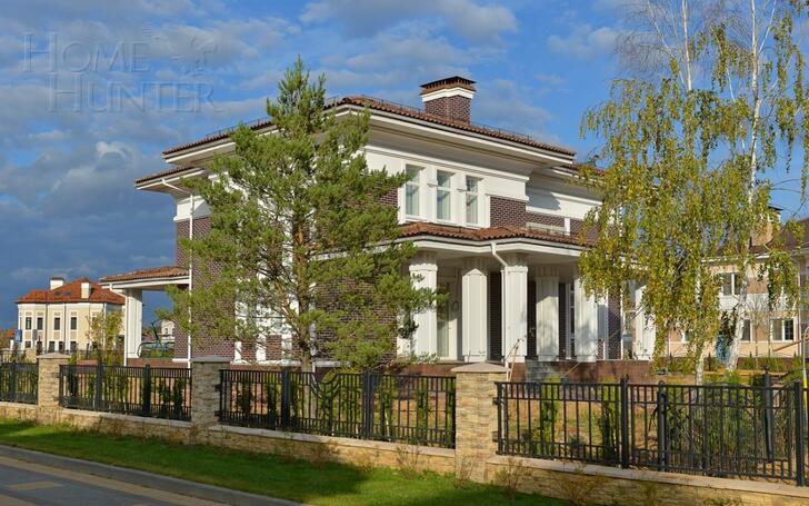 2-этажный коттедж 400 м² с отделкой