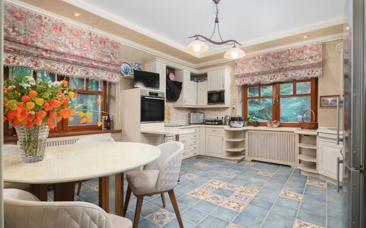 2-этажный коттедж 320 м² с отделкой