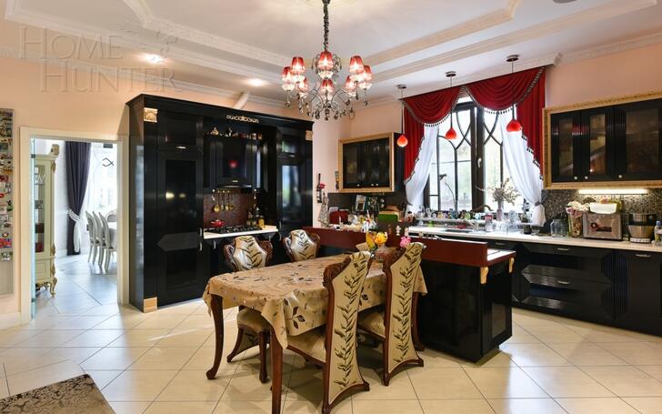 2-этажный коттедж 1 100 м² с отделкой