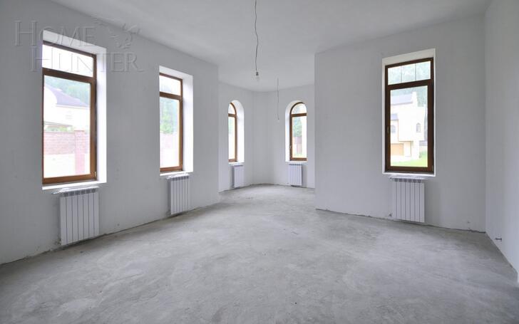 3-этажный коттедж 1 900 м² без отделки