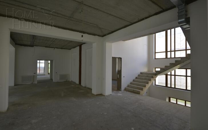 2-этажный коттедж 1 200 м² без отделки