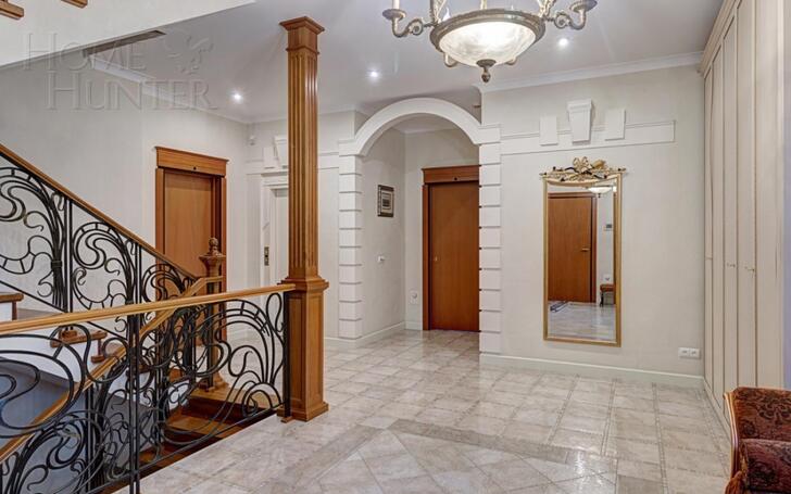 2-этажный коттедж 782.7 м² с отделкой