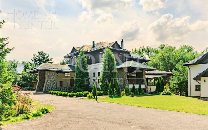 2-этажный коттедж 1 140 м² с отделкой