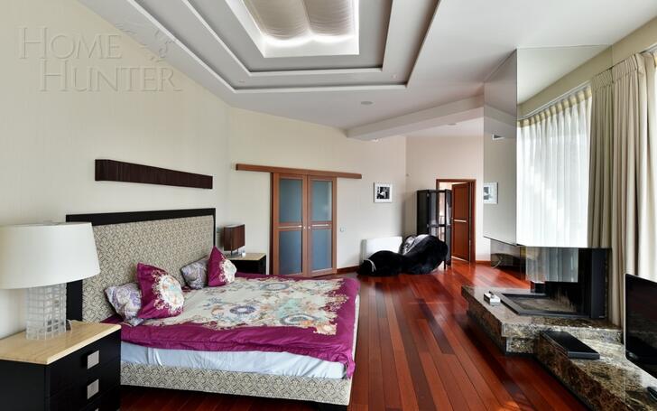 3-этажный коттедж 2 400 м² с отделкой