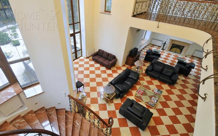 2-этажный коттедж 1 500 м² с отделкой