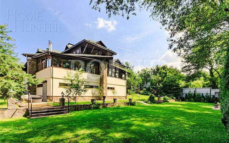 2-этажный коттедж 1 140 м² с отделкой
