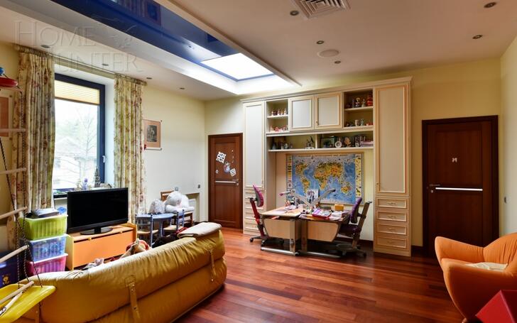 3-этажный коттедж 2 400 м² с отделкой