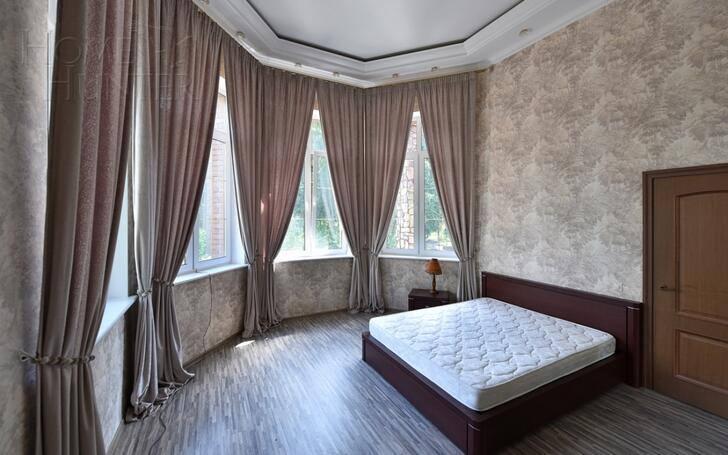 2-этажный коттедж 1 500 м² с отделкой