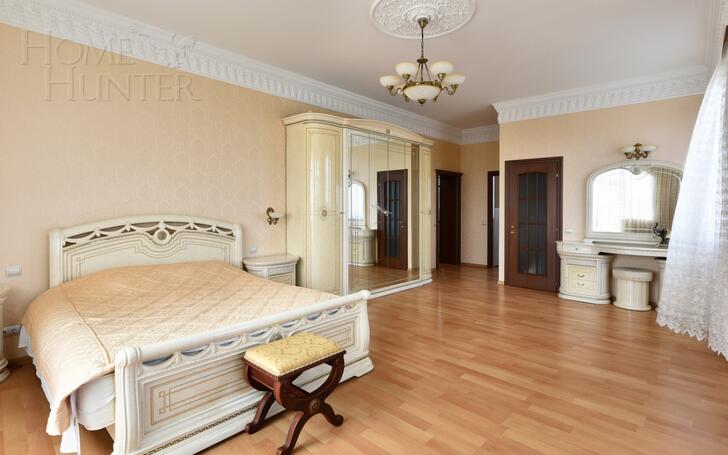 3-этажный коттедж 750 м² с отделкой