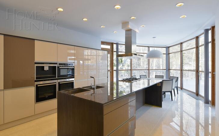2-этажный коттедж 650 м² с отделкой