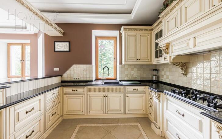 2-этажный коттедж 800 м² с отделкой