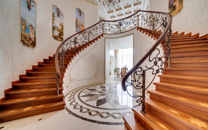 2-этажный коттедж 450 м² с отделкой