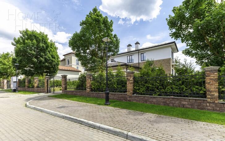 2-этажный коттедж 560 м² без отделки
