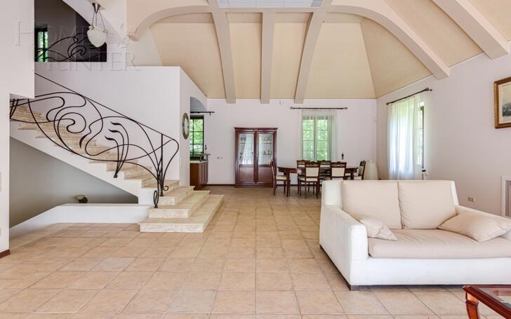 2-этажный коттедж 650 м² с отделкой