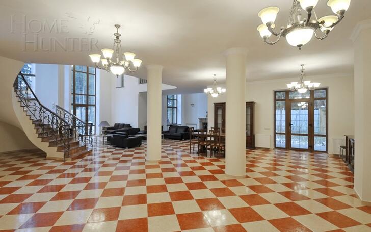 2-этажный коттедж 1 500 м² с отделкой
