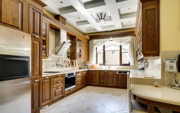 2-этажный коттедж 880 м² с отделкой