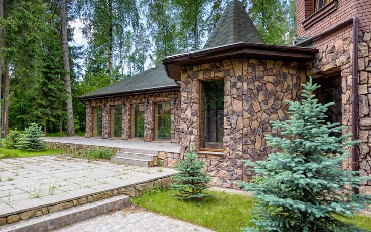 2-этажный коттедж 1 500 м² с отделкой