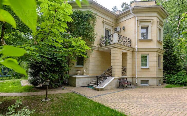 2-этажный коттедж 560 м² с отделкой