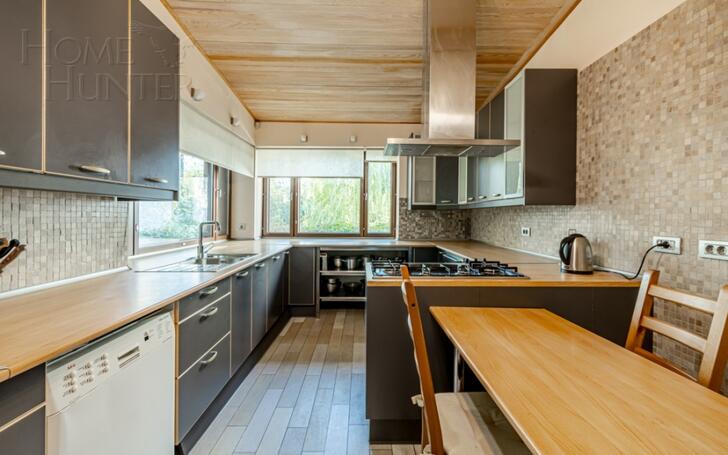 2-этажный коттедж 1 375 м² с отделкой