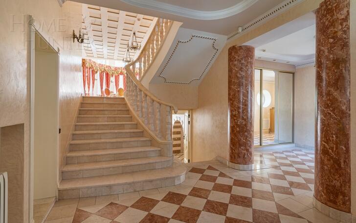 2-этажный коттедж 650 м² с отделкой