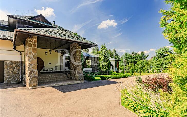 2-этажный коттедж 1 140 м² с отделкой