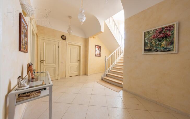 2-этажный коттедж 340 м² с отделкой
