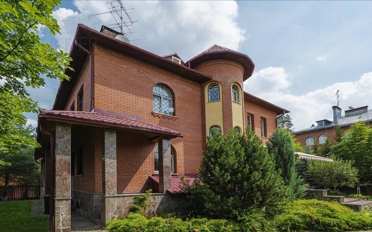 2-этажный коттедж 675 м² с отделкой