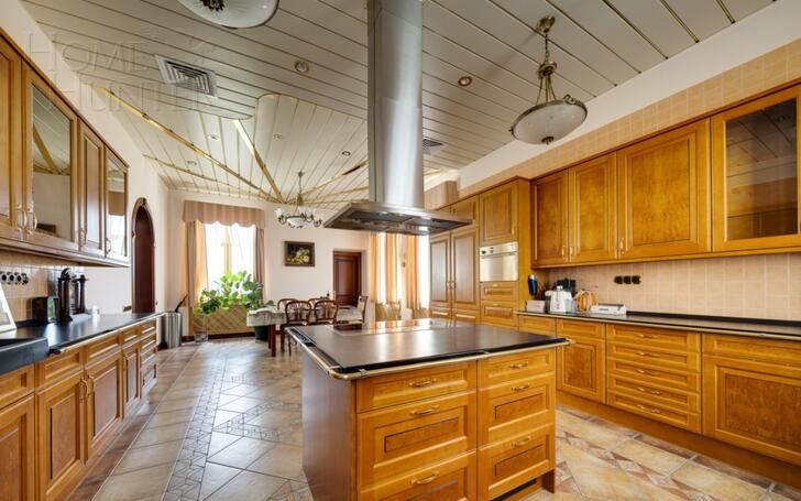 2-этажный коттедж 1 200 м² с отделкой