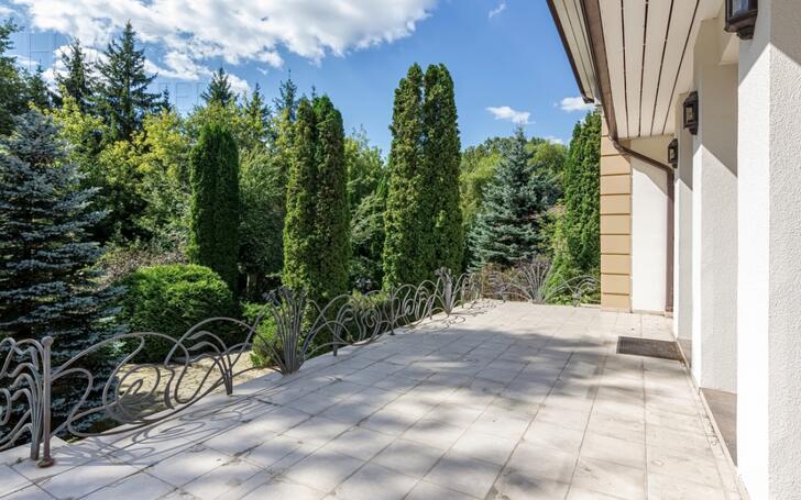 2-этажный коттедж 650 м² с отделкой