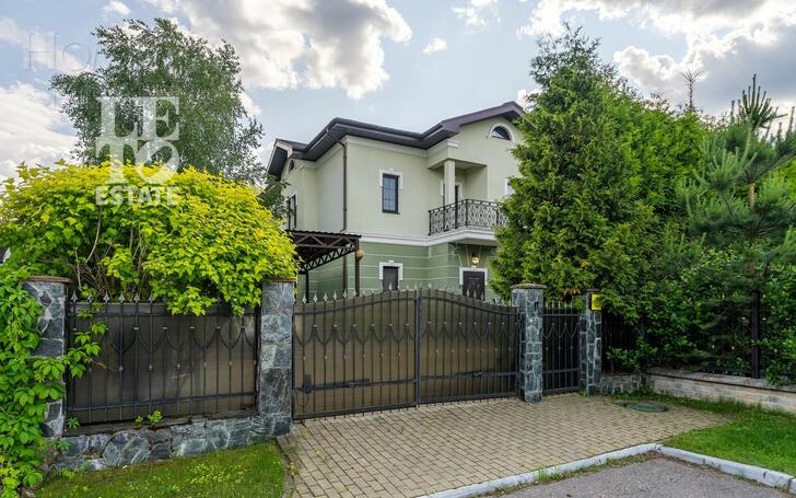 2-этажный коттедж 286.6 м² с отделкой