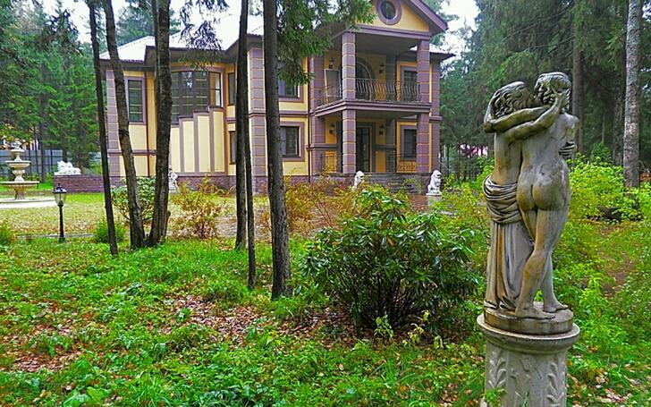 2-этажный коттедж 1 500 м² с отделкой
