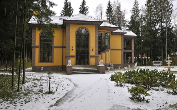 2-этажный коттедж 1 500 м² с отделкой