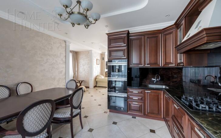 2-этажный коттедж 250 м² с отделкой